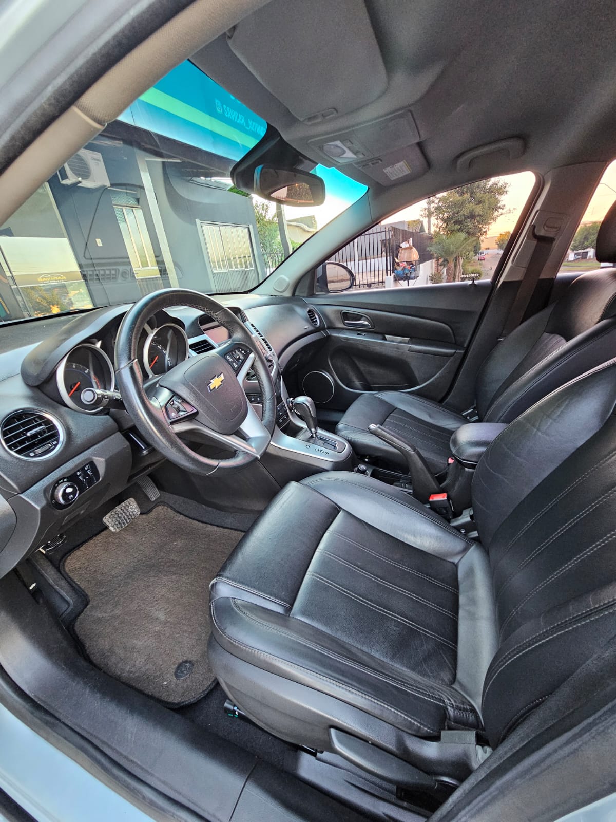 GM CRUZE SEDAN LT